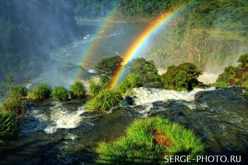 Игуасу

Водопады Игуасу - настоящее чудо света. В переводе с языка гуарани это название означает 