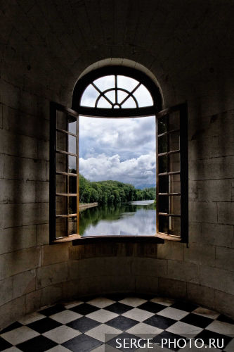 Chenonceau

Шенонсо - один из наиболее известных замков Франции, расположен в долине Луары на реке Шер.